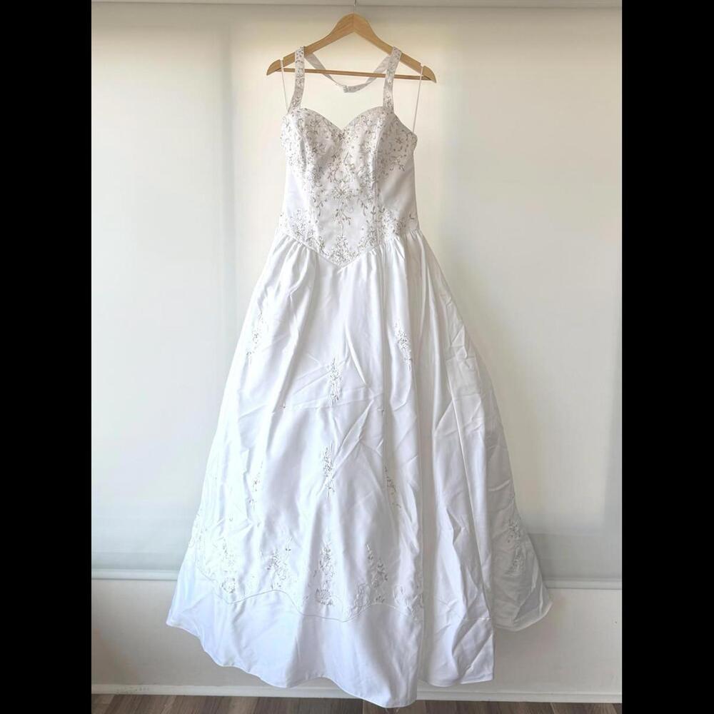 Y2K Mary’s Bridal White Beaded Ball Gown – Size 12 - Picture 2 of 7